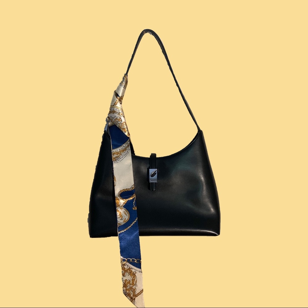 GUESS vintage patent leather bag
